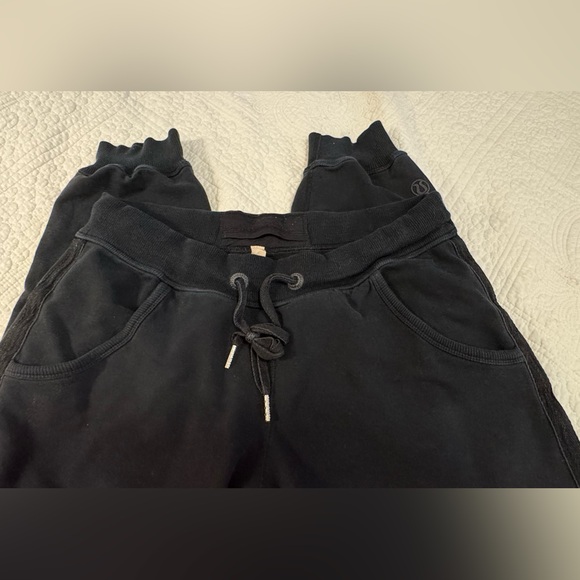 LULULEMON RARE old school capri sweatpants - Picture 1 of 7